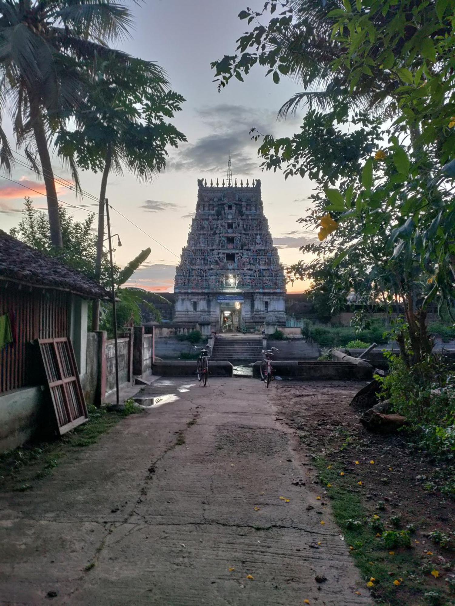 Mangala Heritage By Luxunlock Private Villas Tirukkannapuram Exterior foto